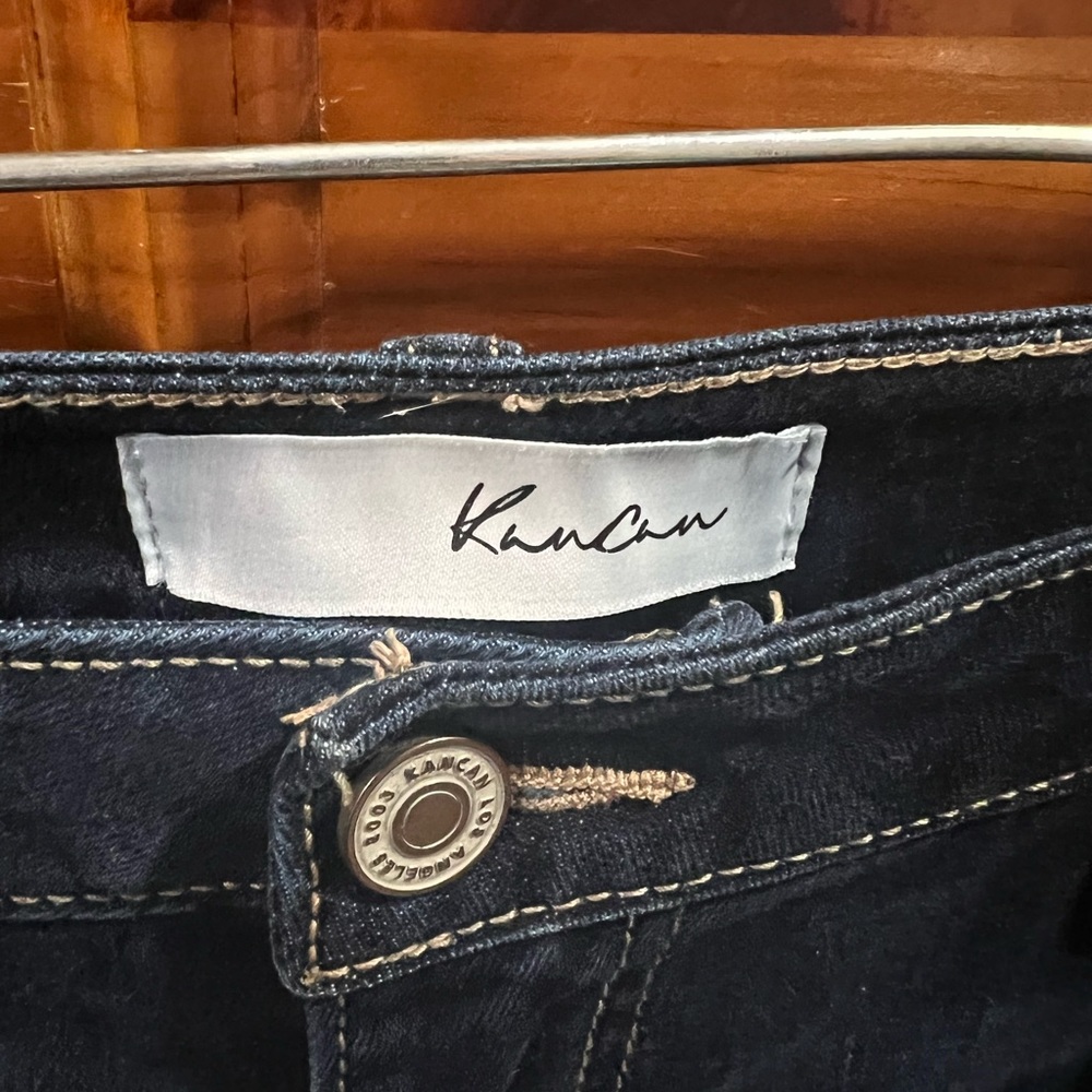 Kancan like new shark bite jeans